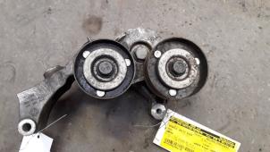 Gebruikte Spanrol Multiriem Opel Astra H (L48) 1.7 CDTi 16V Prijs op aanvraag aangeboden door Autodemontage Joko B.V.