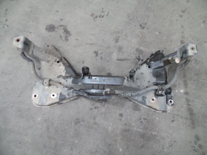 Gebruikte Subframe Mitsubishi Space Star (DG) 1.3 16V Prijs op aanvraag aangeboden door Autodemontage Joko B.V.