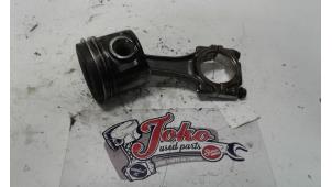 Gebruikte Zuiger Iveco New Daily III 35S11V,C11V Prijs op aanvraag aangeboden door Autodemontage Joko B.V.