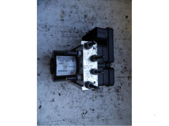 Gebruikte ABS Pomp Opel Combo 1.6 CDTI 16V Prijs op aanvraag aangeboden door Autodemontage Joko B.V.