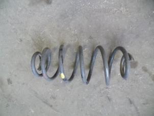 Gebruikte Veerschroef achter Opel Combo 1.6 CDTI 16V Prijs op aanvraag aangeboden door Autodemontage Joko B.V.