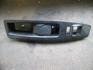 Gebruikte Portiergreep 2Deurs links Opel Combo 1.6 CDTI 16V Prijs op aanvraag aangeboden door Autodemontage Joko B.V.