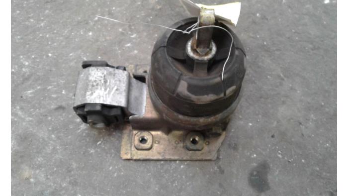 Gebruikte Motorsteun Volkswagen Sharan (7M8/M9/M6) 2.8 VR6,VR6 Carat Prijs op aanvraag aangeboden door Autodemontage Joko B.V.