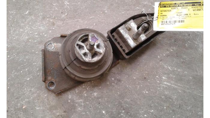 Gebruikte Motorsteun Volkswagen Sharan (7M8/M9/M6) 2.8 VR6,VR6 Carat Prijs op aanvraag aangeboden door Autodemontage Joko B.V.