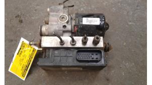 Gebruikte ABS Pomp Volkswagen Sharan (7M8/M9/M6) 2.8 VR6,VR6 Carat Prijs op aanvraag aangeboden door Autodemontage Joko B.V.