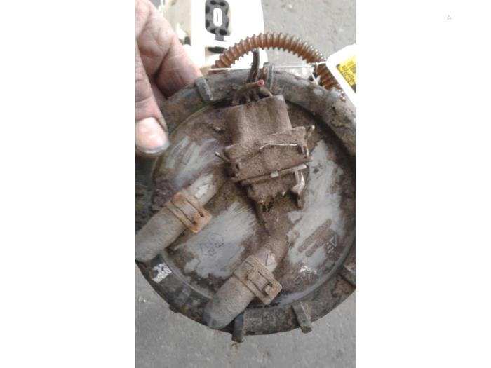 Gebruikte Tank element Pomp Volkswagen Sharan (7M8/M9/M6) 2.8 VR6,VR6 Carat Prijs op aanvraag aangeboden door Autodemontage Joko B.V.