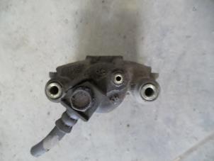 Gebruikte Remklauw (Tang) links-achter Chrysler PT Cruiser 2.0 16V Prijs op aanvraag aangeboden door Autodemontage Joko B.V.