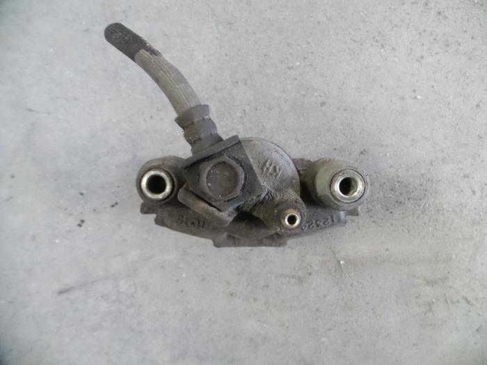 Remklauw (Tang) rechts-achter van een Chrysler PT Cruiser 2.0 16V 2000