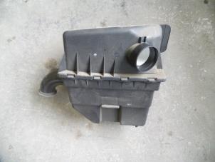 Gebruikte Luchtfilterhuis Chrysler PT Cruiser 2.0 16V Prijs op aanvraag aangeboden door Autodemontage Joko B.V.