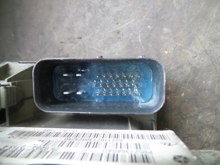 ABS Pomp van een Chrysler PT Cruiser 2.0 16V 2000