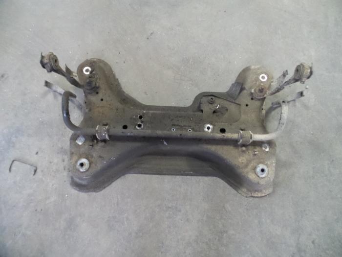 Gebruikte Subframe Renault Trafic New (JL) 2.0 dCi 16V 115 Prijs op aanvraag aangeboden door Autodemontage Joko B.V.