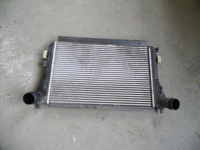 Gebruikte Intercooler Volkswagen Passat (3C2) 2.0 TDI 16V 140 Prijs op aanvraag aangeboden door Autodemontage Joko B.V.