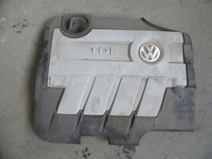 Motor Beschermplaat van een Volkswagen Passat (3C2) 2.0 TDI 16V 140 2009