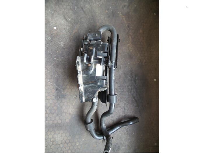 Gebruikte Tank element Pomp Volkswagen Passat (3C2) 2.0 TDI 16V 140 Prijs op aanvraag aangeboden door Autodemontage Joko B.V.