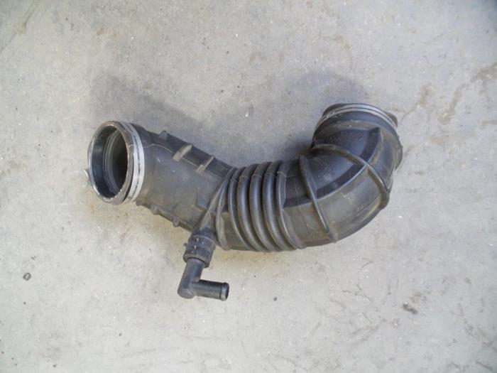 Aanzuigslang Lucht van een MINI Mini One/Cooper (R50) 1.6 16V Cooper 2003