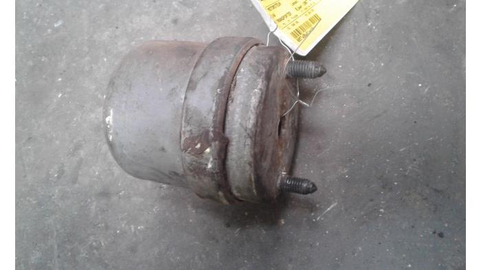 Gebruikte Motorrubber Volkswagen Transporter/Caravelle T4 1.9 TD Caravelle Prijs op aanvraag aangeboden door Autodemontage Joko B.V.
