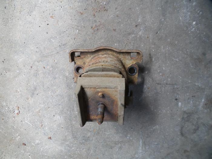 Gebruikte Motorsteun Nissan Pathfinder (R51) 2.5 dCi 16V 4x4 Prijs op aanvraag aangeboden door Autodemontage Joko B.V.