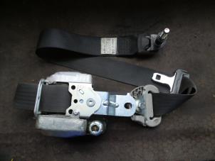 Gebruikte Veiligheidsgordel rechts-voor Nissan Pathfinder (R51) 2.5 dCi 16V 4x4 Prijs op aanvraag aangeboden door Autodemontage Joko B.V.