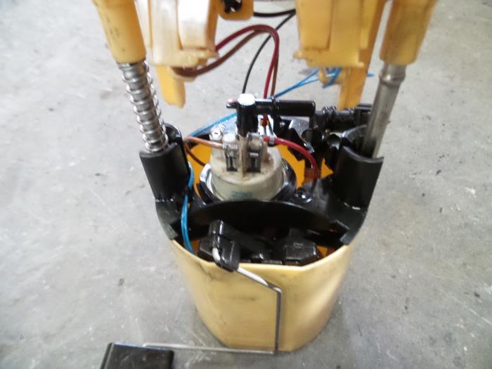 Gebruikte Tank element Pomp BMW 3 serie (E90) 325d 24V Prijs op aanvraag aangeboden door Autodemontage Joko B.V.