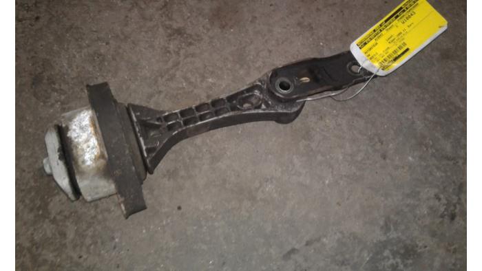 Gebruikte Motorrubber Volkswagen New Beetle (9C1/9G1) 2.0 Prijs op aanvraag aangeboden door Autodemontage Joko B.V.
