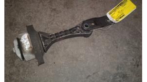 Gebruikte Motorrubber Volkswagen New Beetle (9C1/9G1) 2.0 Prijs op aanvraag aangeboden door Autodemontage Joko B.V.