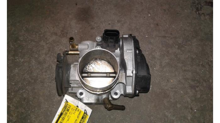 Gebruikte Gasklephuis Volkswagen New Beetle (9C1/9G1) 2.0 Prijs op aanvraag aangeboden door Autodemontage Joko B.V.