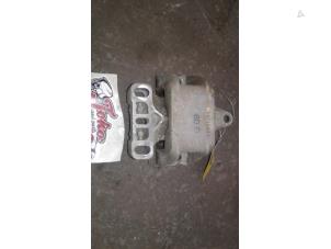 Gebruikte Motorrubber Volkswagen New Beetle (9C1/9G1) 2.0 Prijs op aanvraag aangeboden door Autodemontage Joko B.V.