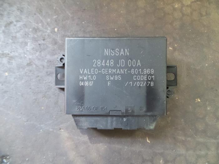 Gebruikte Deur module Nissan Qashqai (J10) 1.6 16V Prijs op aanvraag aangeboden door Autodemontage Joko B.V.