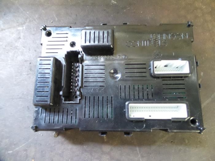 Gebruikte Bodycontrol Module Nissan Micra (K12) 1.2 16V Prijs op aanvraag aangeboden door Autodemontage Joko B.V.