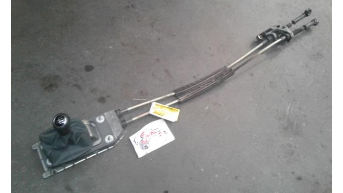 Gebruikte Versnellingspook Volkswagen Polo IV (9N1/2/3) 1.2 Prijs op aanvraag aangeboden door Autodemontage Joko B.V.