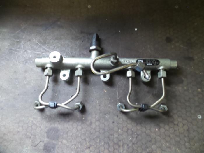 Dieselleiding Set Peugeot 307 (3A/C/D), 2000 / 2009 2.0 HDi 90, Hatchback, Diesel, 1.997cc, 66kW (90pk), FWD, DW10TD; RHY, 2000-08 / 2007-03, 3ARHYB; 3CRHYB (Gebruikt)