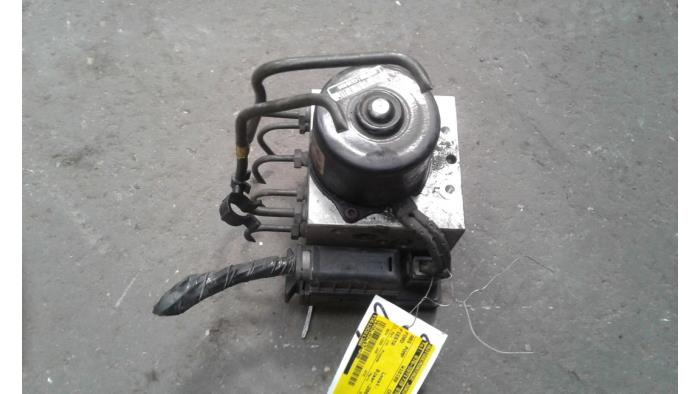 Gebruikte ABS Pomp Ford Fiesta 4 1.3i Prijs op aanvraag aangeboden door Autodemontage Joko B.V.