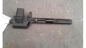 Gebruikte Olie niveau sensor Volkswagen Polo IV (9N1/2/3) 1.2 Prijs op aanvraag aangeboden door Autodemontage Joko B.V.
