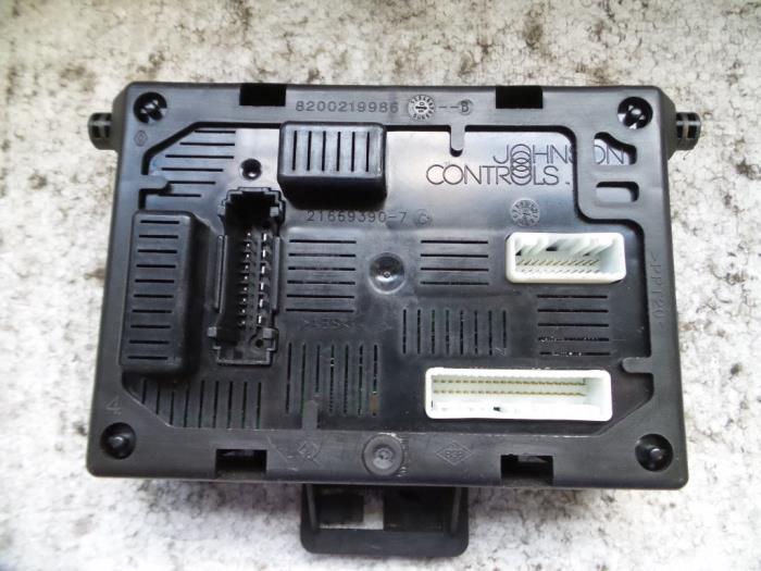 Gebruikte Computer Body Control Renault Modus/Grand Modus (JP) 1.5 dCi 80 Prijs op aanvraag aangeboden door Autodemontage Joko B.V.