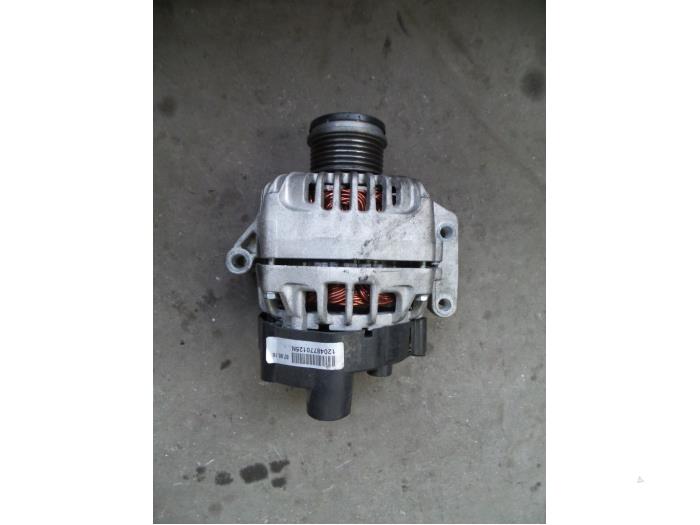 Gebruikte Dynamo Suzuki Swift (ZA/ZC/ZD1/2/3/9) 1.3 D 16V Prijs op aanvraag aangeboden door Autodemontage Joko B.V.