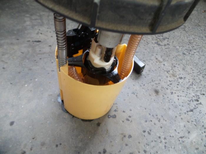 Gebruikte Tank element Pomp Suzuki Swift (ZA/ZC/ZD1/2/3/9) 1.3 D 16V Prijs op aanvraag aangeboden door Autodemontage Joko B.V.