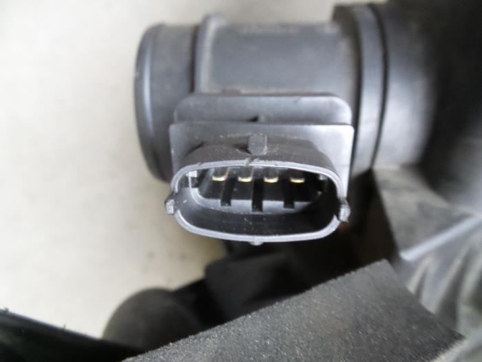 Gebruikte Luchtmassameter Suzuki Swift (ZA/ZC/ZD1/2/3/9) 1.3 D 16V Prijs op aanvraag aangeboden door Autodemontage Joko B.V.