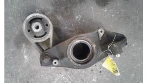 Gebruikte Motorrubber Renault Master II (JD) 2.5 D Prijs op aanvraag aangeboden door Autodemontage Joko B.V.