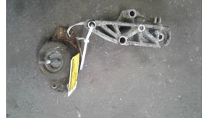 Gebruikte Motorrubber Renault Master II (JD) 2.5 D Prijs op aanvraag aangeboden door Autodemontage Joko B.V.