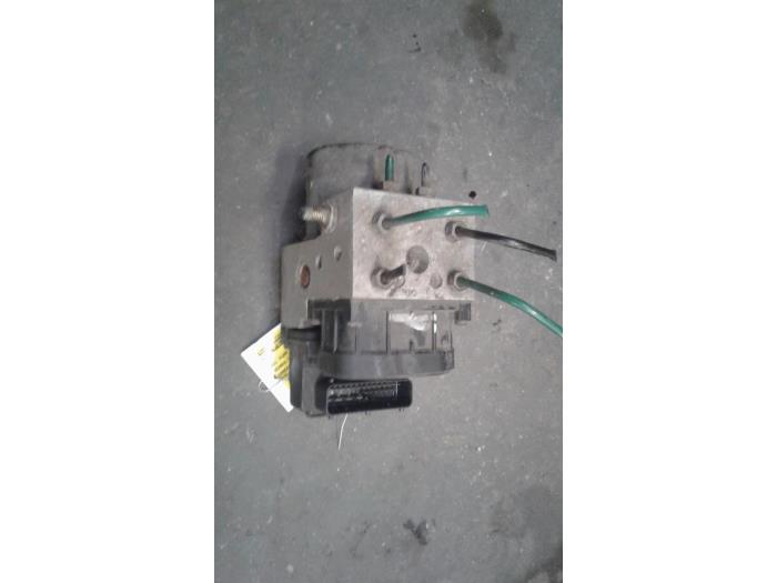 Gebruikte ABS Pomp Renault Kangoo (KC) 1.4 Prijs op aanvraag aangeboden door Autodemontage Joko B.V.