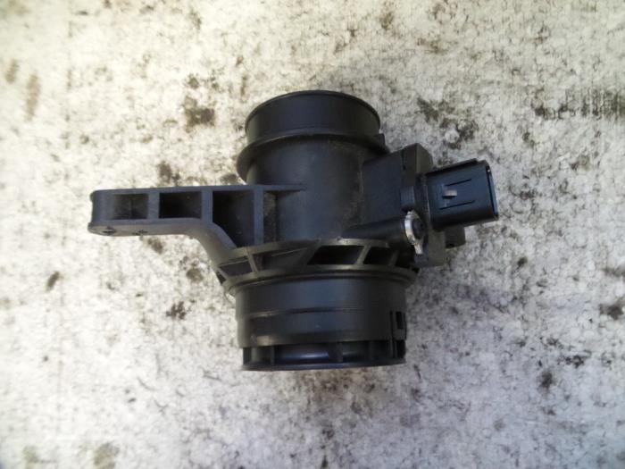 Gebruikte Luchtmassameter Ford Focus 3 1.6 Ti-VCT 16V 125 Prijs op aanvraag aangeboden door Autodemontage Joko B.V.