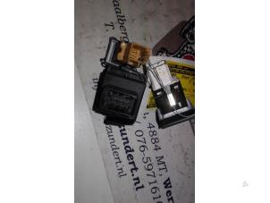 Gebruikte Schakelaar Volkswagen Transporter/Caravelle T5 2.0 TDI DRF Prijs op aanvraag aangeboden door Autodemontage Joko B.V.