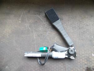 Gebruikte Gordelspanner rechts Opel Corsa D 1.3 CDTi 16V ecoFLEX Prijs op aanvraag aangeboden door Autodemontage Joko B.V.