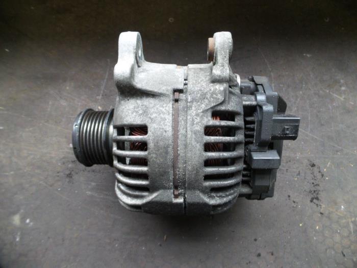 Gebruikte Dynamo Dodge Avenger (JS) 2.0 CRD 16V Prijs op aanvraag aangeboden door Autodemontage Joko B.V.