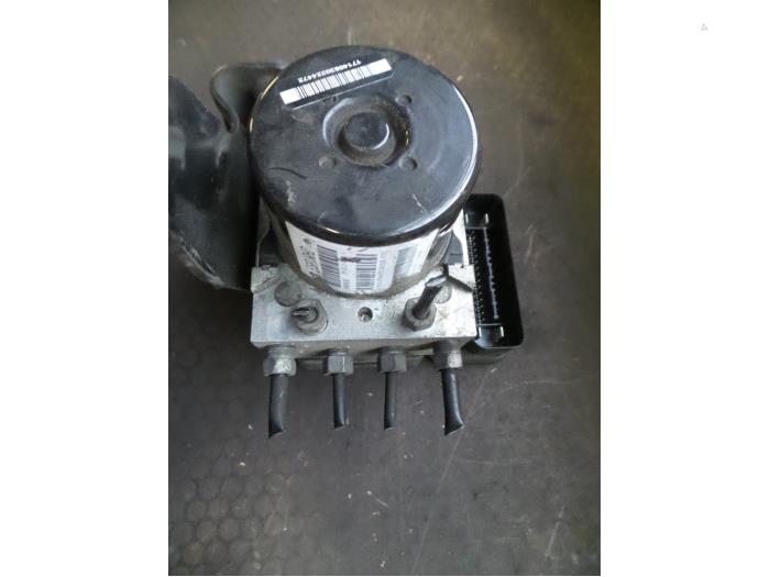 Gebruikte ABS Pomp Dodge Avenger (JS) 2.0 CRD 16V Prijs op aanvraag aangeboden door Autodemontage Joko B.V.