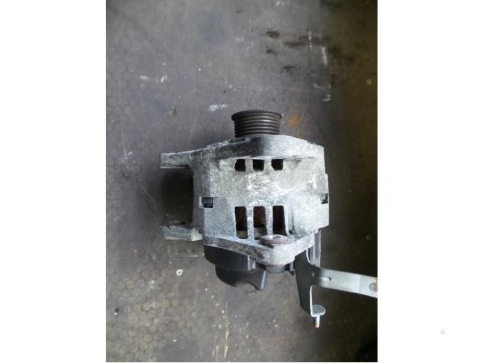 Gebruikte Dynamo Volkswagen Polo IV (9N1/2/3) 1.2 12V Prijs op aanvraag aangeboden door Autodemontage Joko B.V.
