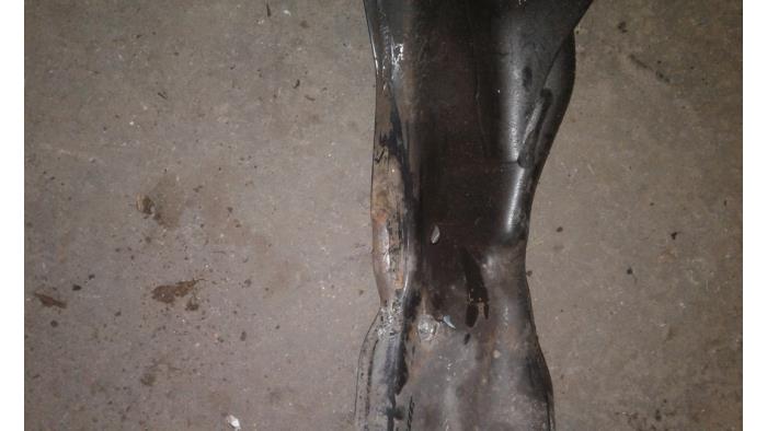 Subframe van een Ford S-Max (GBW) 2.0 TDCi 16V 140 2010