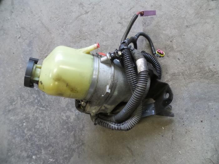 Gebruikte Pomp Servo Opel Astra Prijs op aanvraag aangeboden door Autodemontage Joko B.V.