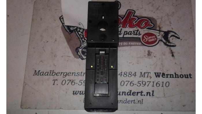 Gebruikte Bediening boordcomputer Saab 900 II 2.0 i,Si 16V Prijs op aanvraag aangeboden door Autodemontage Joko B.V.
