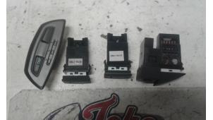 Gebruikte Schakelaar Hyundai Matrix 1.6 16V Prijs op aanvraag aangeboden door Autodemontage Joko B.V.